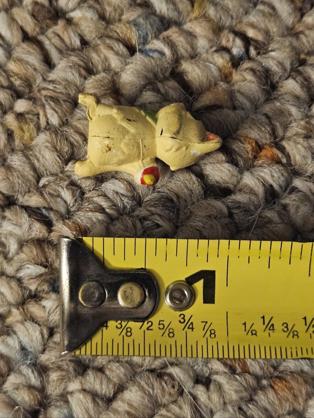 Small Biege Cat Figure - Picture 4 of 4